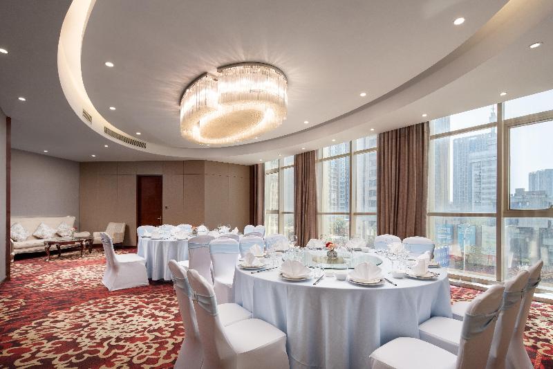 Crowne Plaza Zhenjiang image