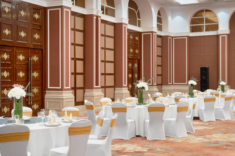 Crowne Plaza Zhenjiang image