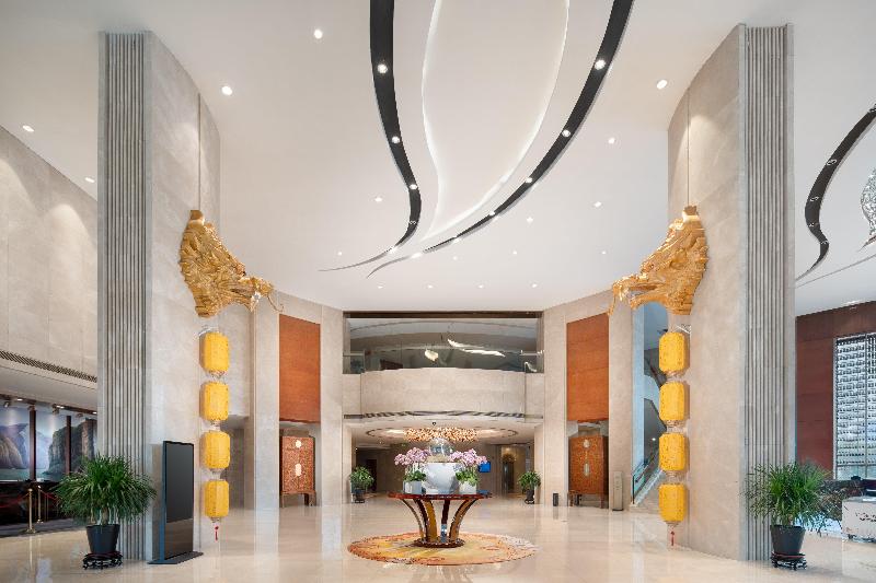 Crowne Plaza Zhenjiang image