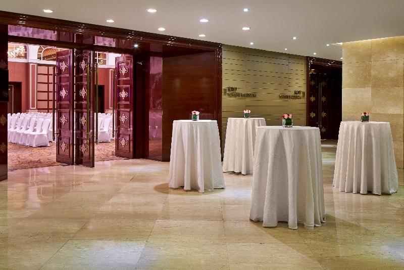 Crowne Plaza Zhenjiang image