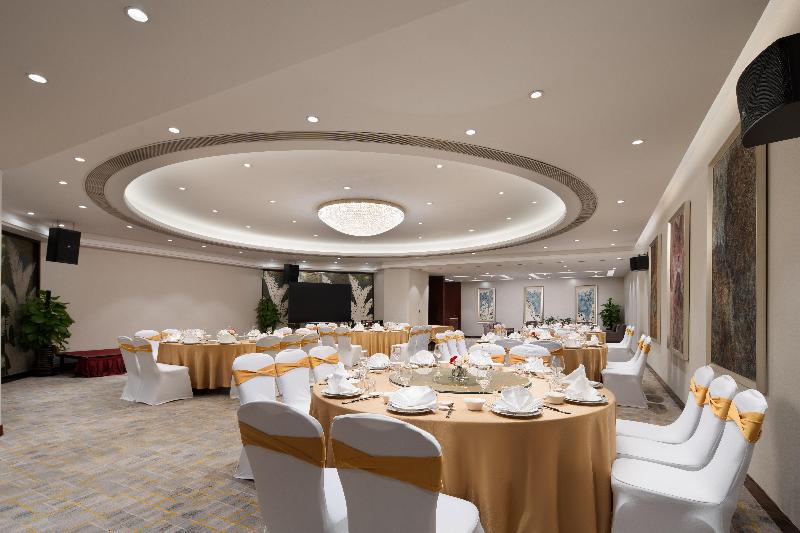 Crowne Plaza Zhenjiang image