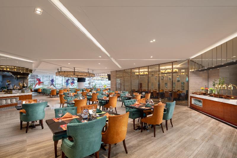 Crowne Plaza Zhenjiang image