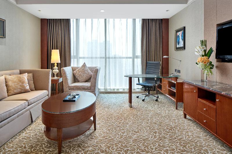Crowne Plaza Zhenjiang image