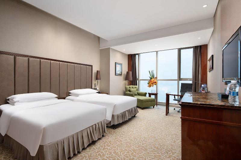 Crowne Plaza Zhenjiang image