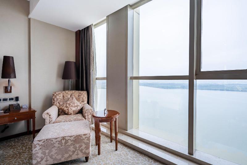 Crowne Plaza Zhenjiang image