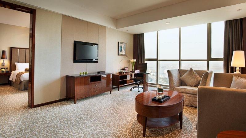 Crowne Plaza Zhenjiang image