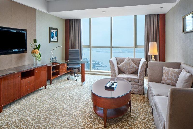 Crowne Plaza Zhenjiang image