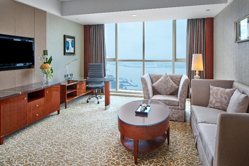 Crowne Plaza Zhenjiang image