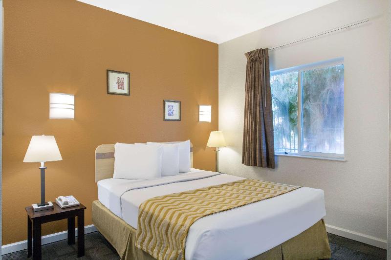 Travelodge by Wyndham Yuba City image