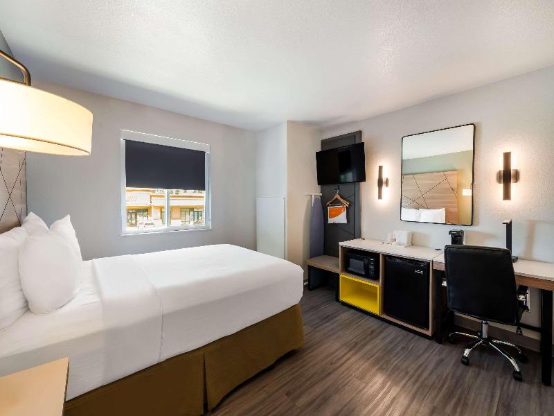 Travelodge by Wyndham Yuba City image