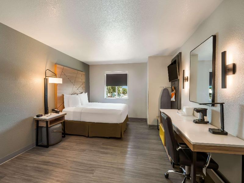 Travelodge by Wyndham Yuba City image