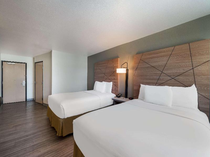 Travelodge by Wyndham Yuba City image