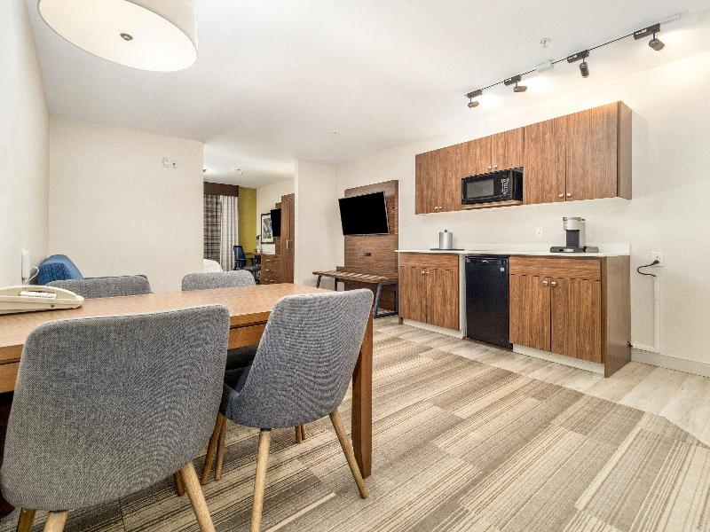 Holiday Inn Express Hotel & Suites Medicine Hat image