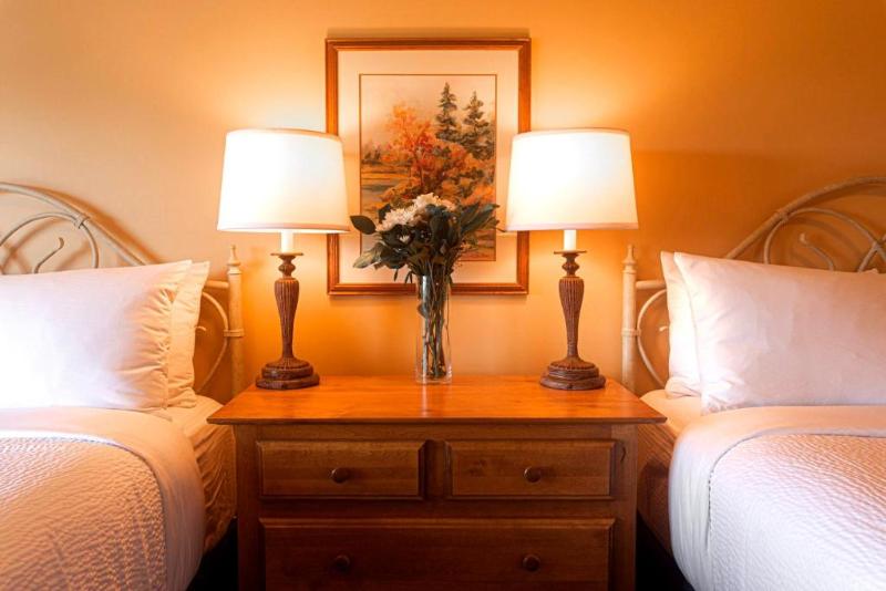 DOUBLE DELUXE TWO QUEEN BEDS