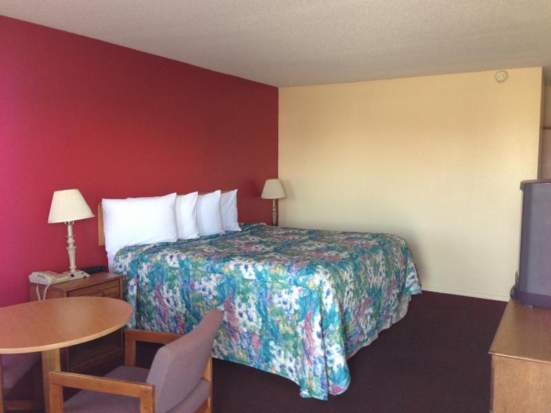 Super 7 Inn Siloam Springs image