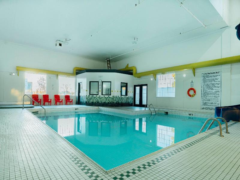 Super 8 By Wyndham Grande Prairie image