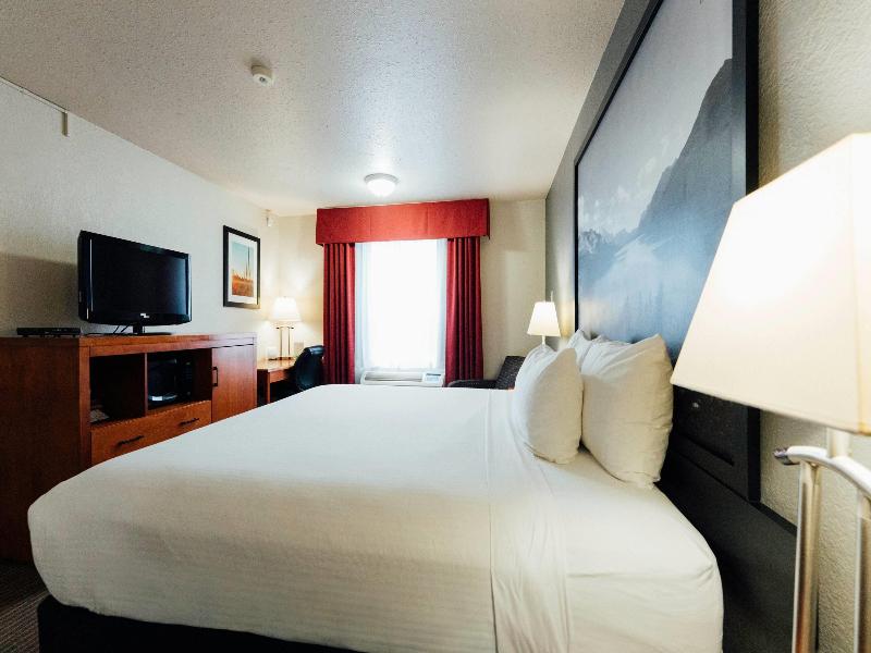 Super 8 By Wyndham Grande Prairie image