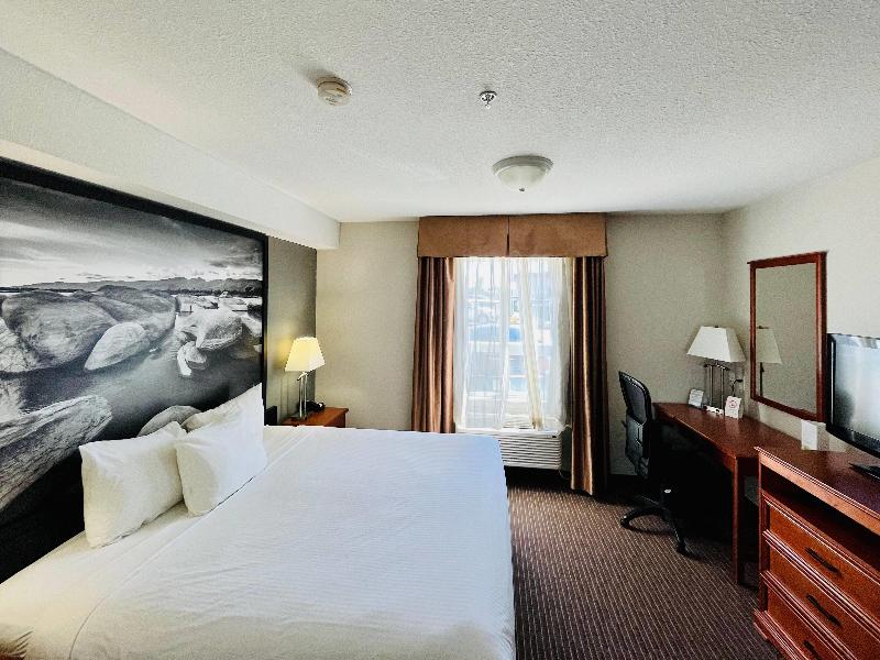 Super 8 By Wyndham Grande Prairie image