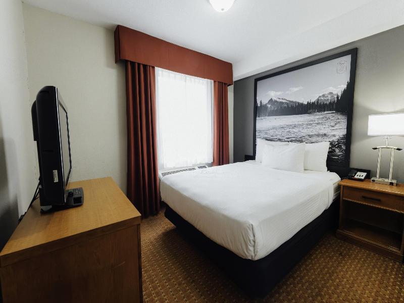 Super 8 By Wyndham Grande Prairie image