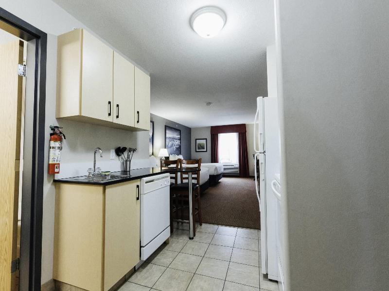 Super 8 By Wyndham Grande Prairie image