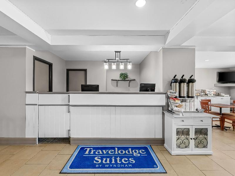 Travelodge Suites by Wyndham Regina/Eastgate Bay image