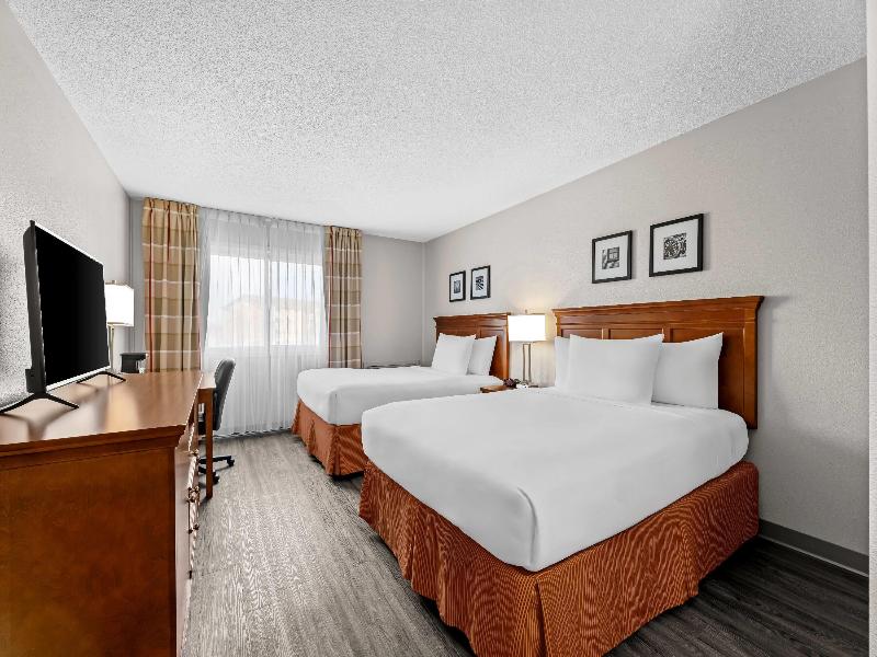Travelodge Suites by Wyndham Regina/Eastgate Bay image