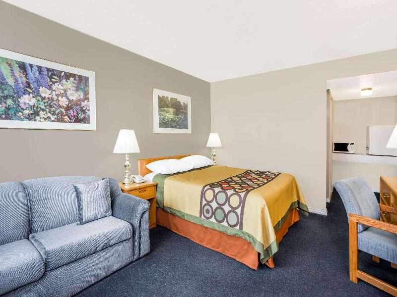 Quesnel Inn image