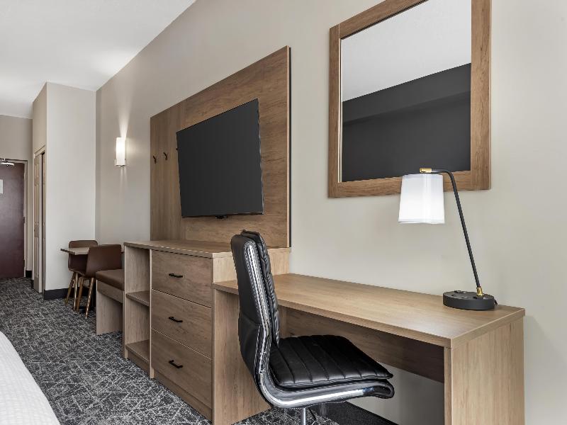 Best Western Plus Brandon Inn image