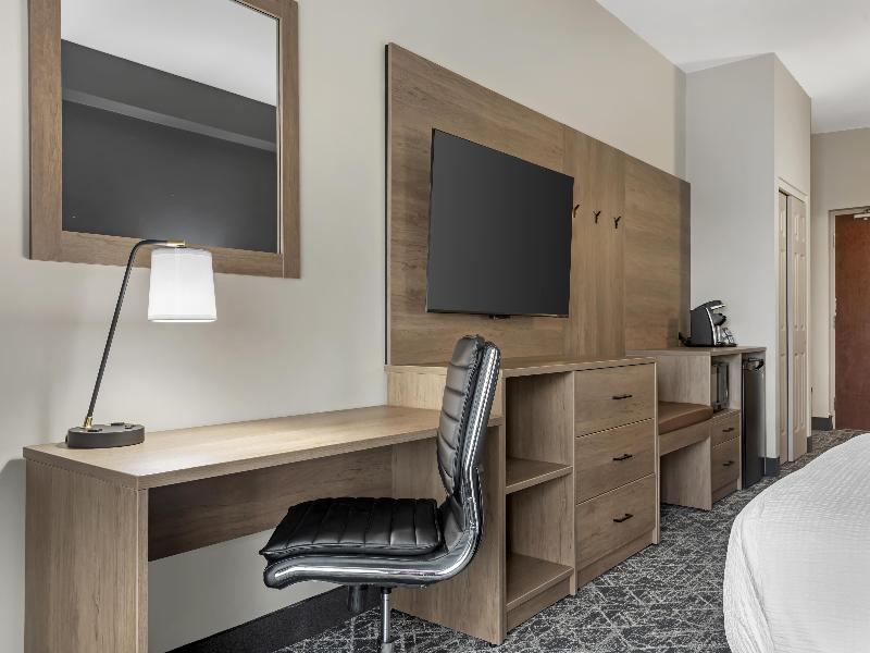 Best Western Plus Brandon Inn image
