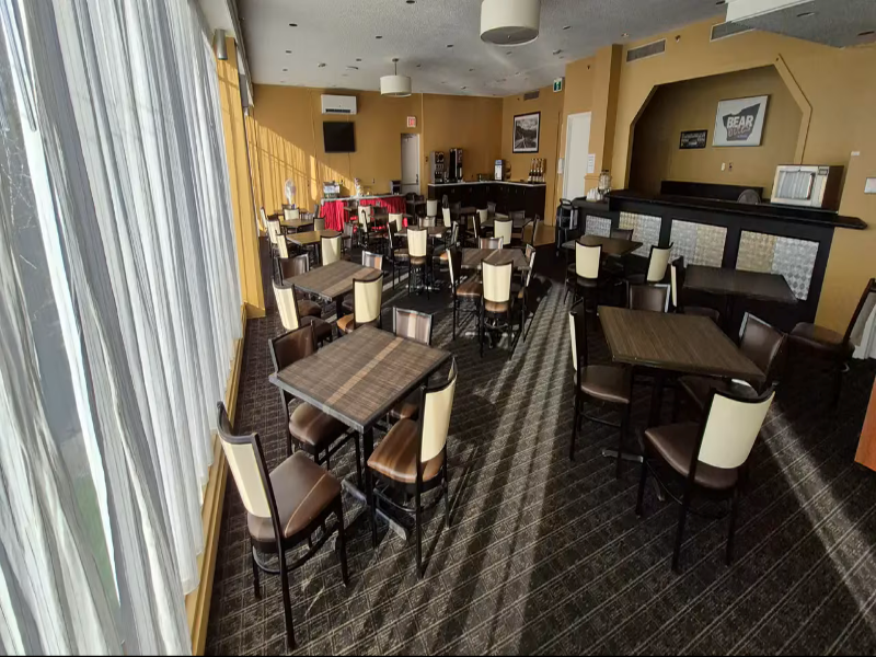 Quality Inn & Suites Sydney — restaurant
