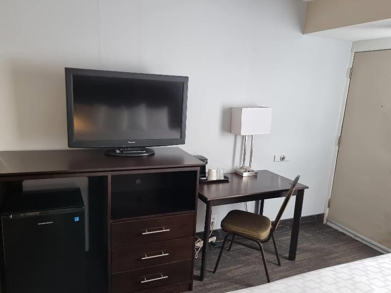 Travelodge By Wyndham Trois-Rivieres image