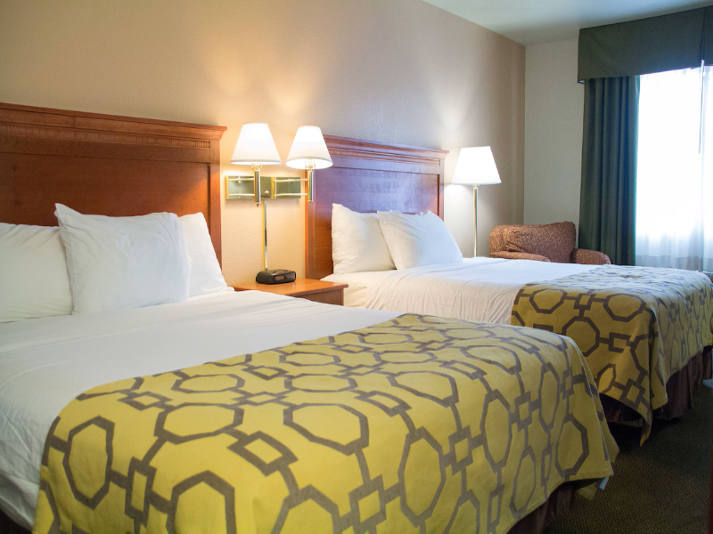 QUADRUPLE TWO DOUBLE BEDS