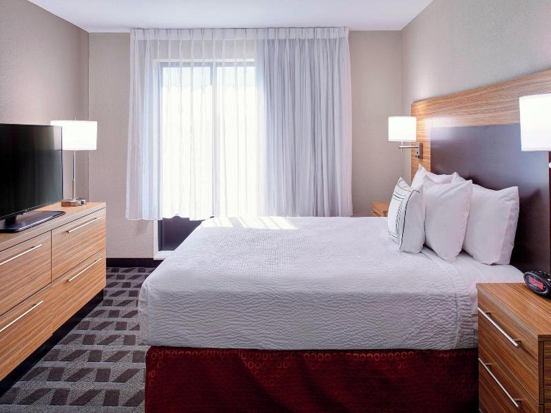 TownePlace Suites Richmond image