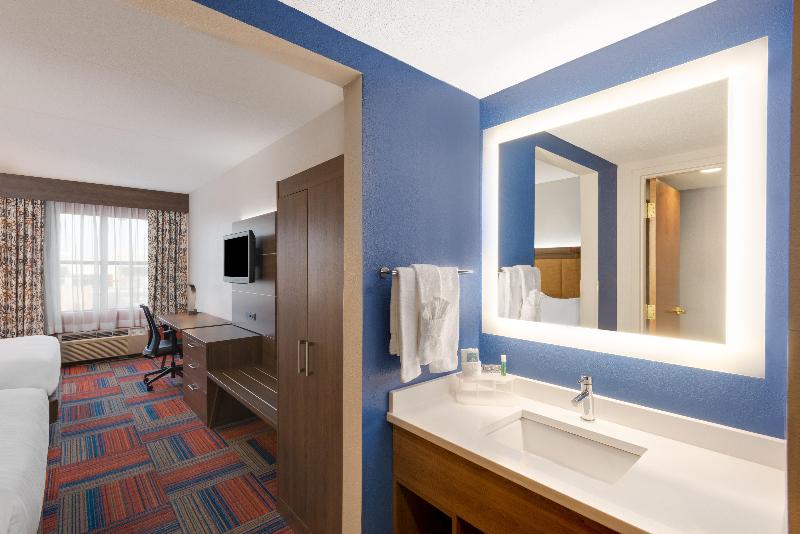 Holiday Inn Express Cambridge photo 8