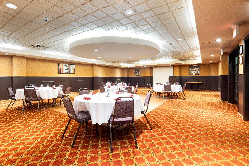Holiday Inn Hinton image