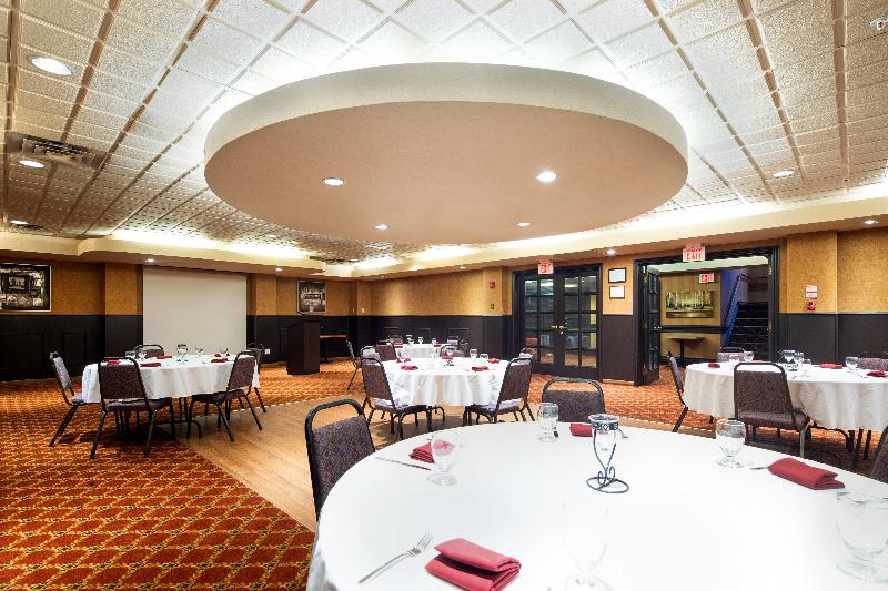 Holiday Inn Hinton image
