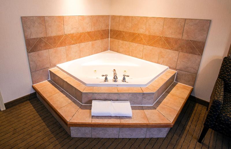 Holiday Inn Hinton image