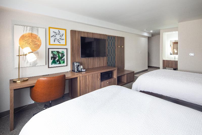 Holiday Inn Hinton image
