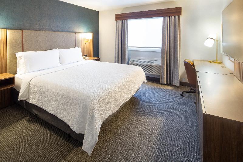 Holiday Inn Hinton image