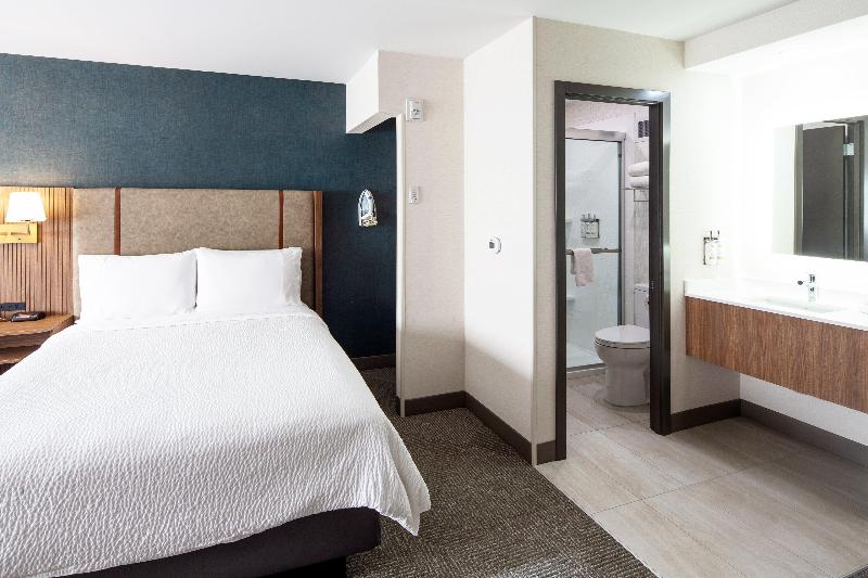 Holiday Inn Hinton image