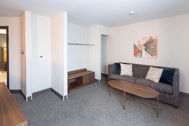 Holiday Inn Hinton image