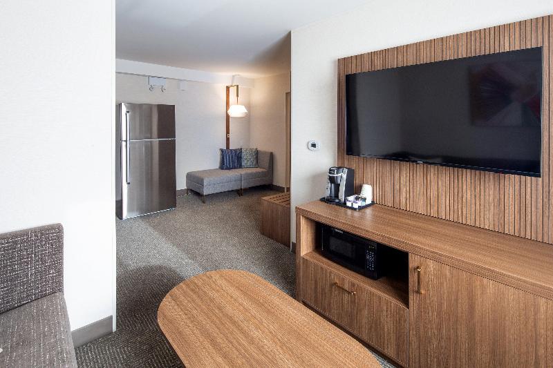 Holiday Inn Hinton image