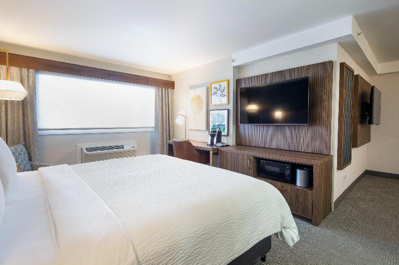 Holiday Inn Hinton image