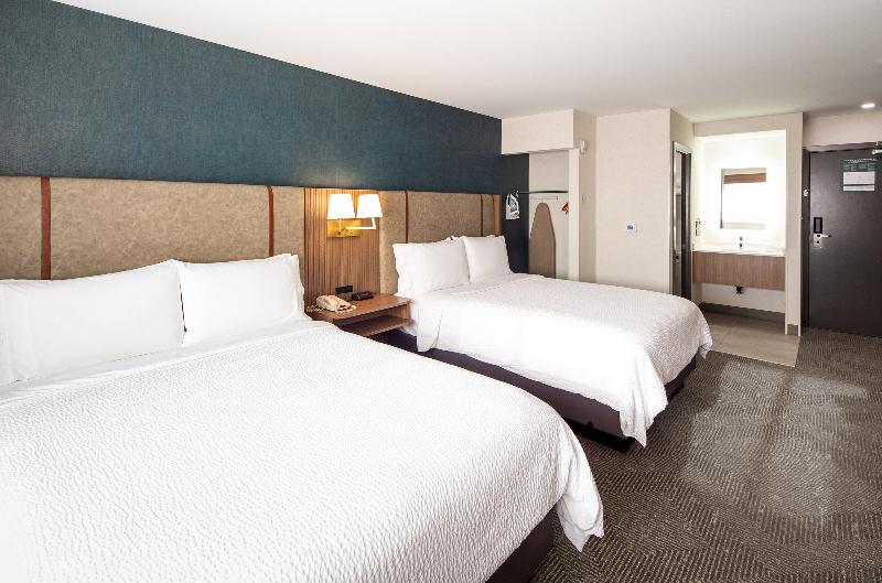 Holiday Inn Hinton image