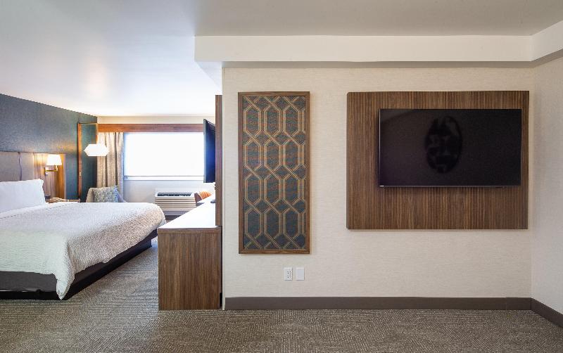 Holiday Inn Hinton image