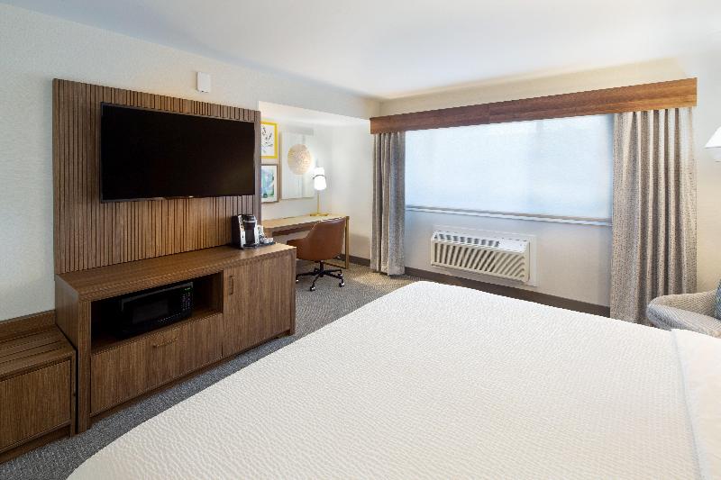 Holiday Inn Hinton image