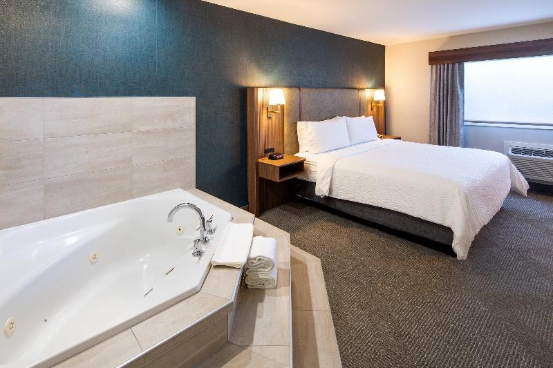 Holiday Inn Hinton image