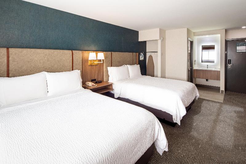 Holiday Inn Hinton image