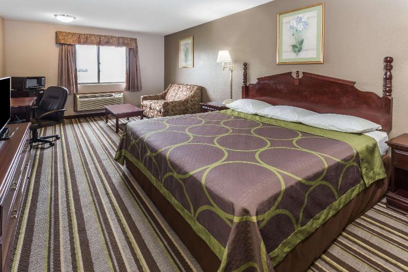 Super 8 by Wyndham Yorkville image