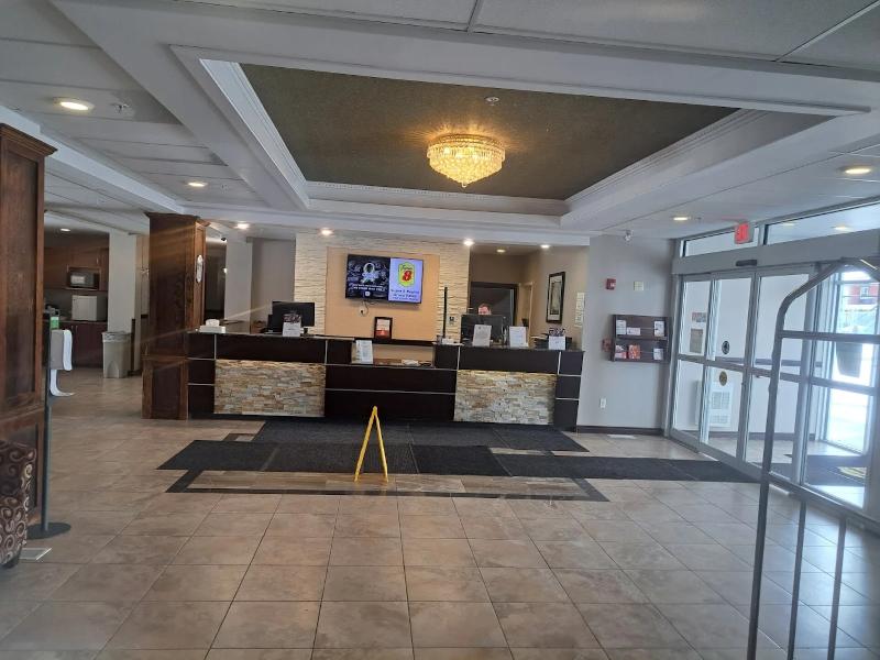 Super 8 By Wyndham Regina image